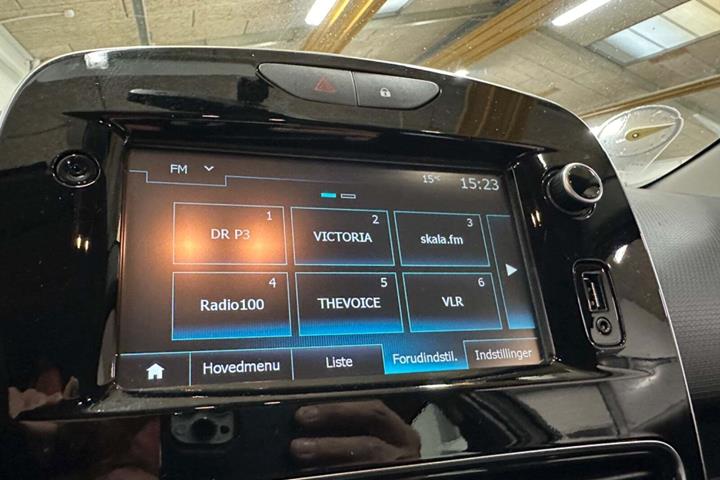 Hvid Renault Clio IV fra 2017 set indefra