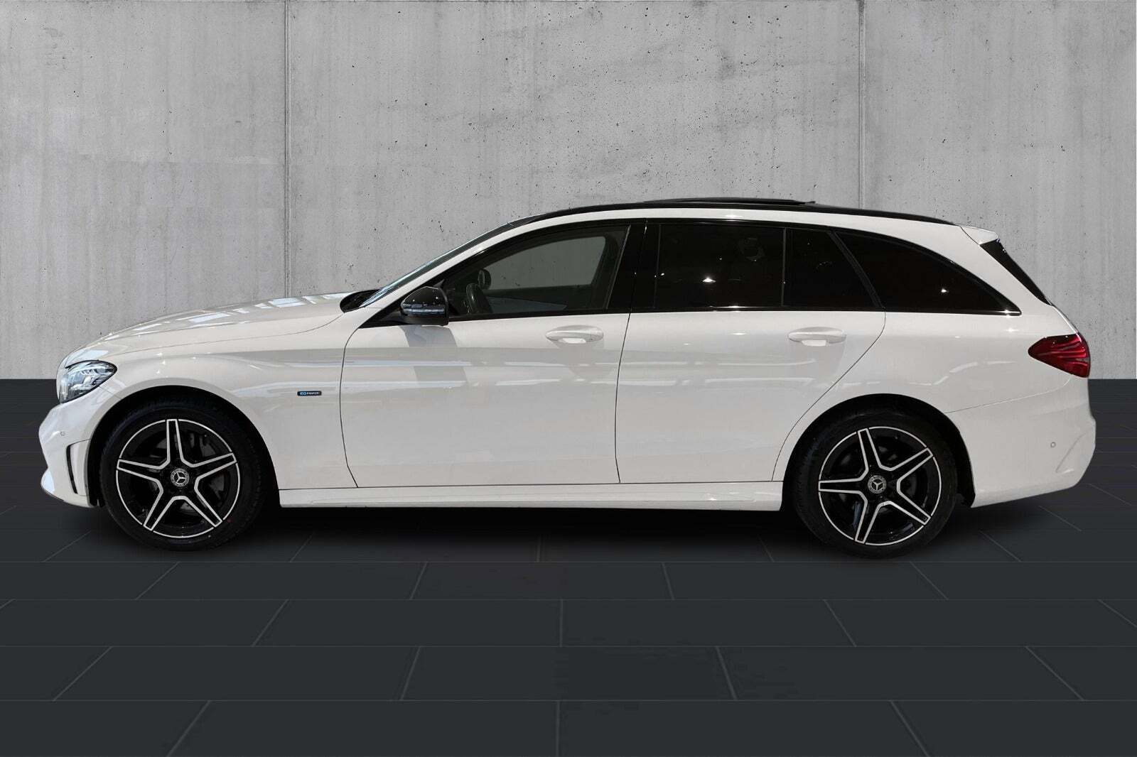 Hvid Mercedes C300 de fra 2019