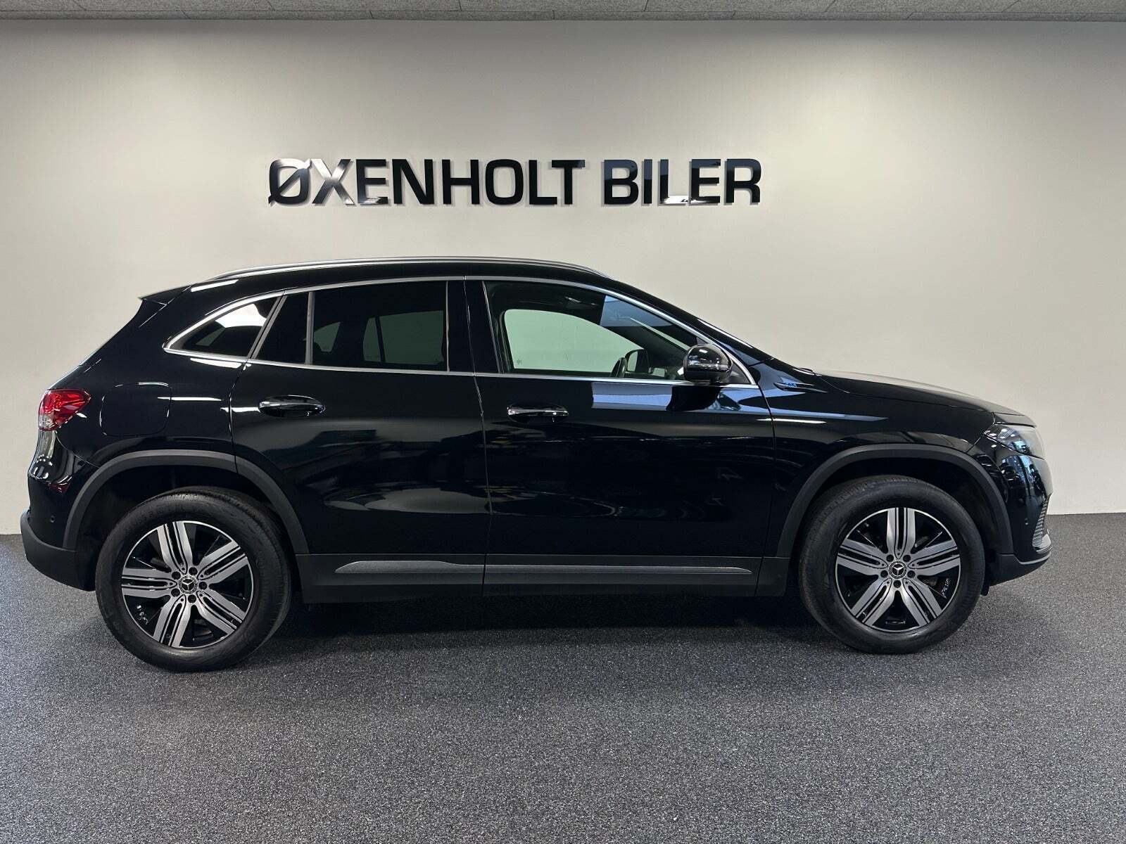 Sort Mercedes EQA250 fra 2021