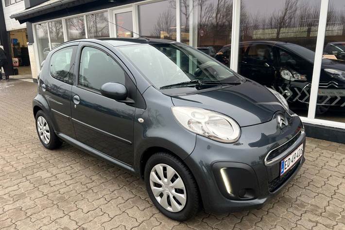 Grå Citroën C1 fra 2012 set udefra