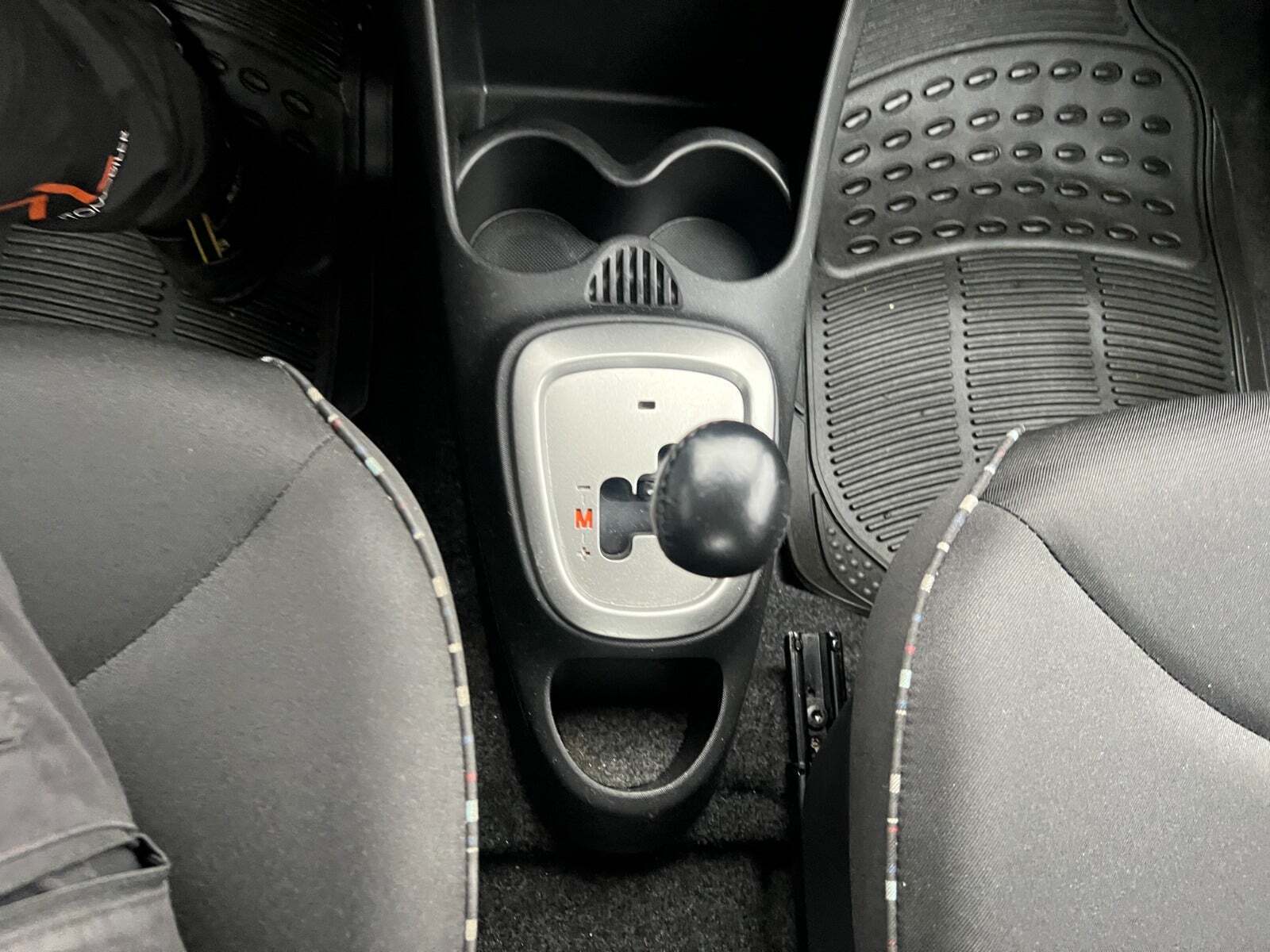 Grå Citroën C1 fra 2012