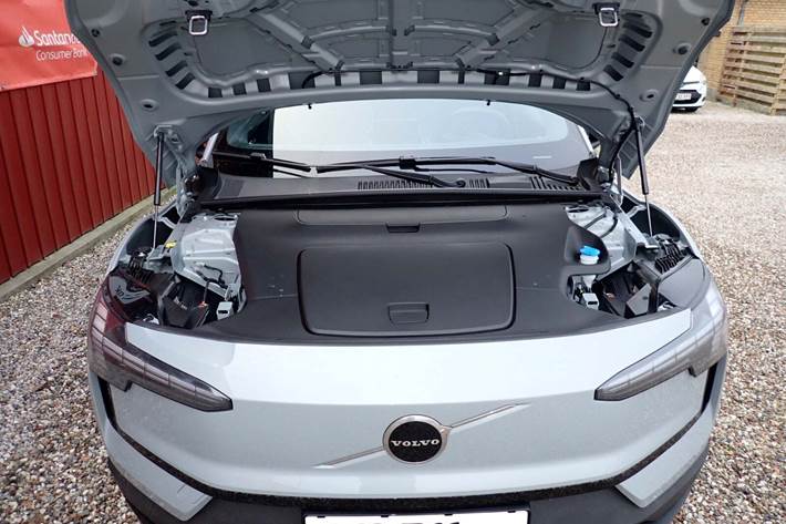 Grå Volvo EX30 fra 2025