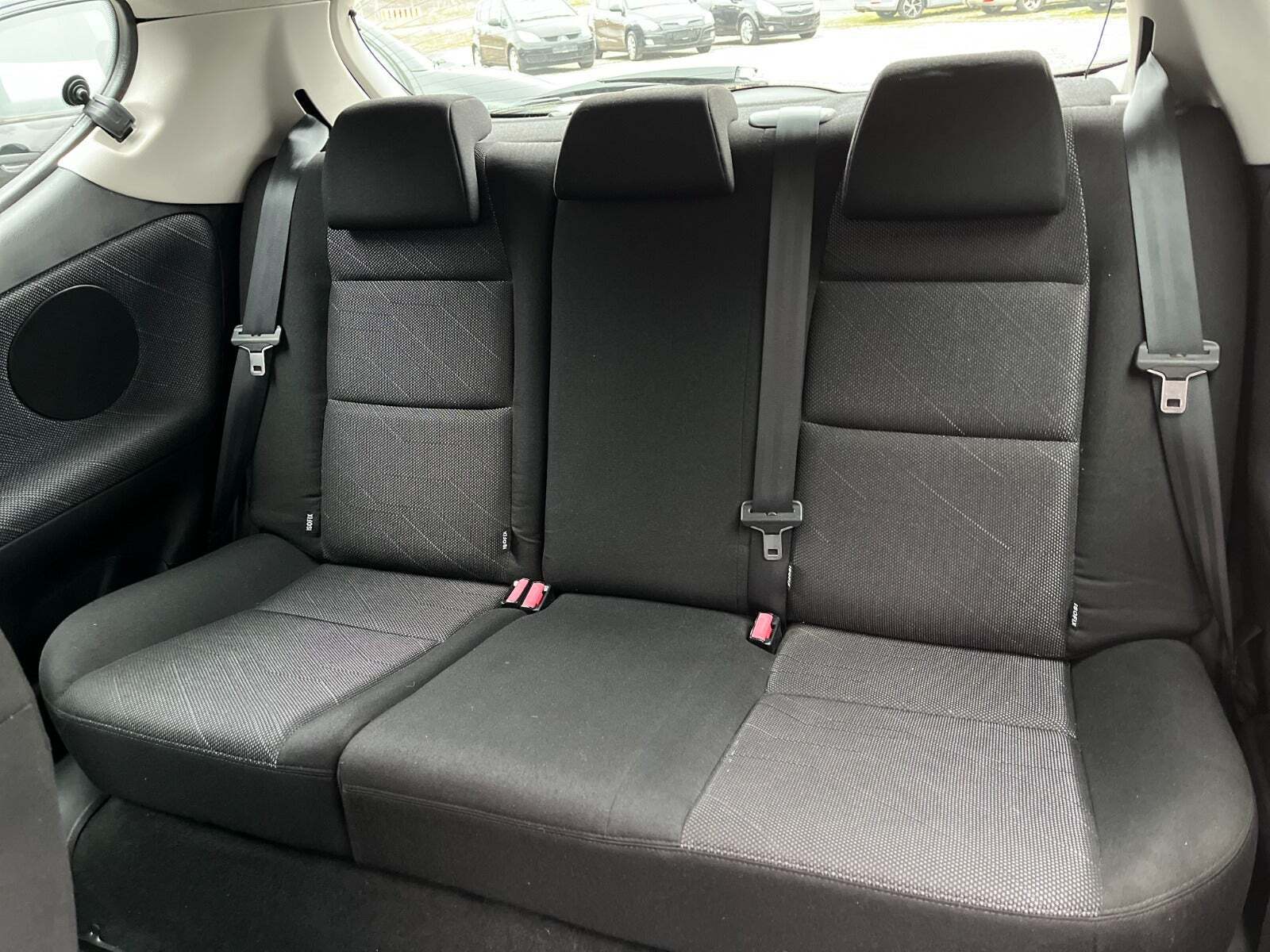 Grå Peugeot 207 fra 2007