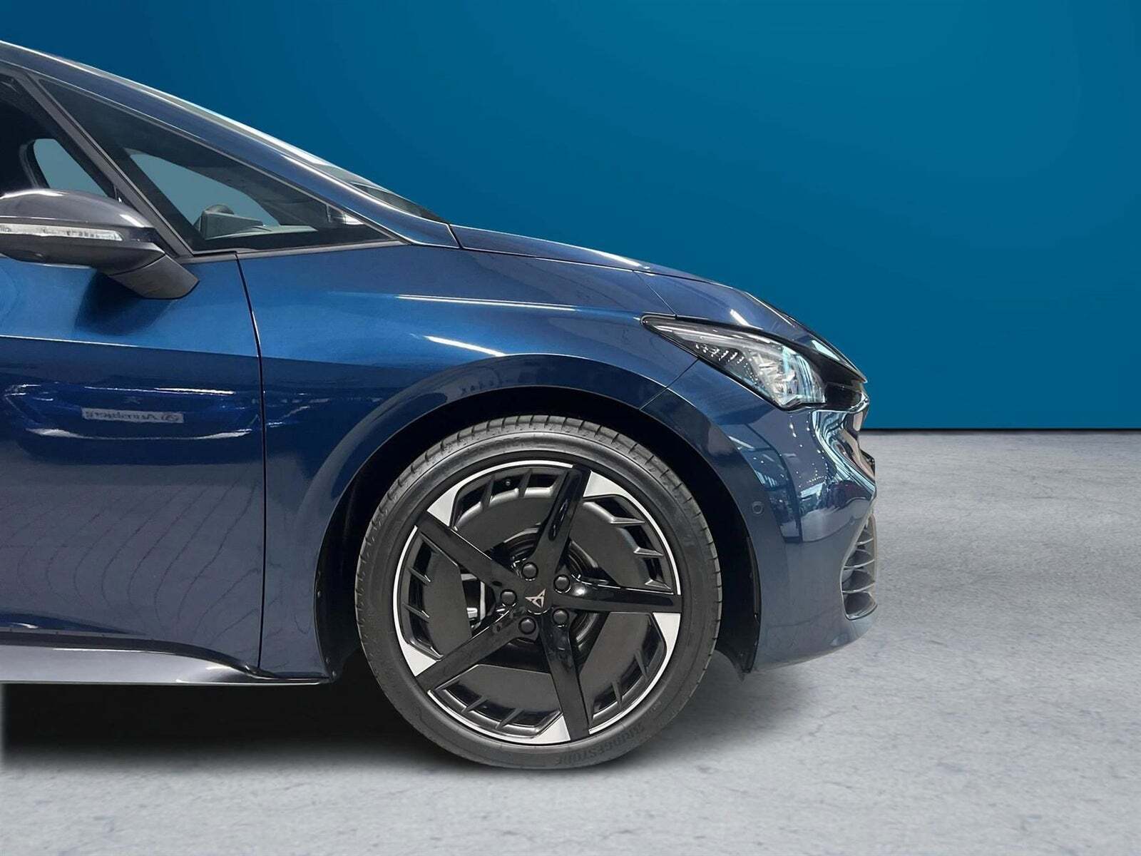 Blå Cupra Born fra 2023