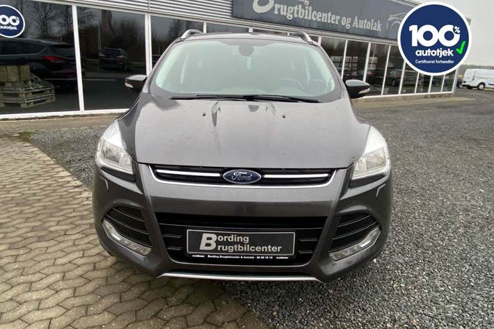 Grå Ford Kuga fra 2015
