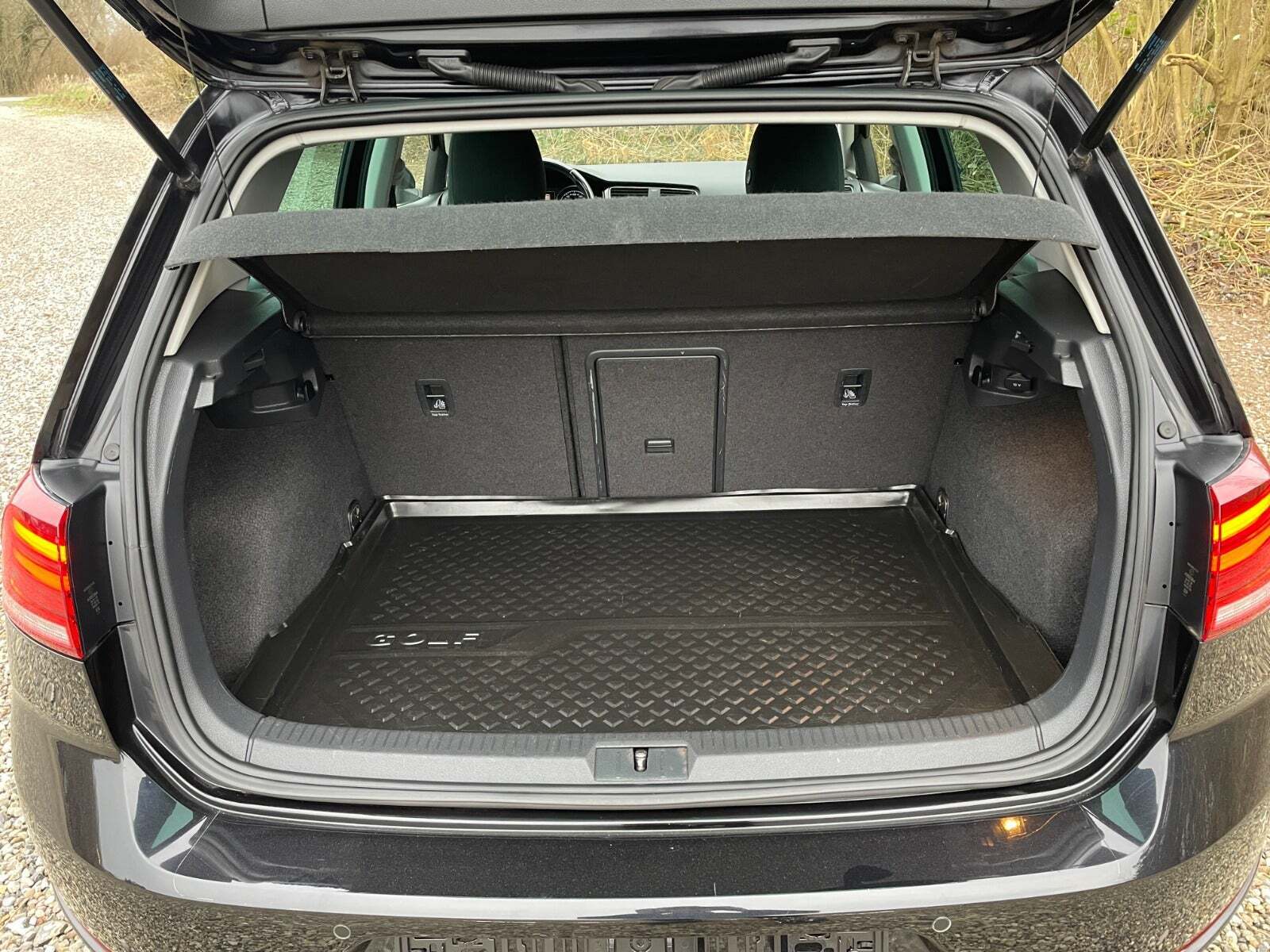 Sort VW Golf VII fra 2019