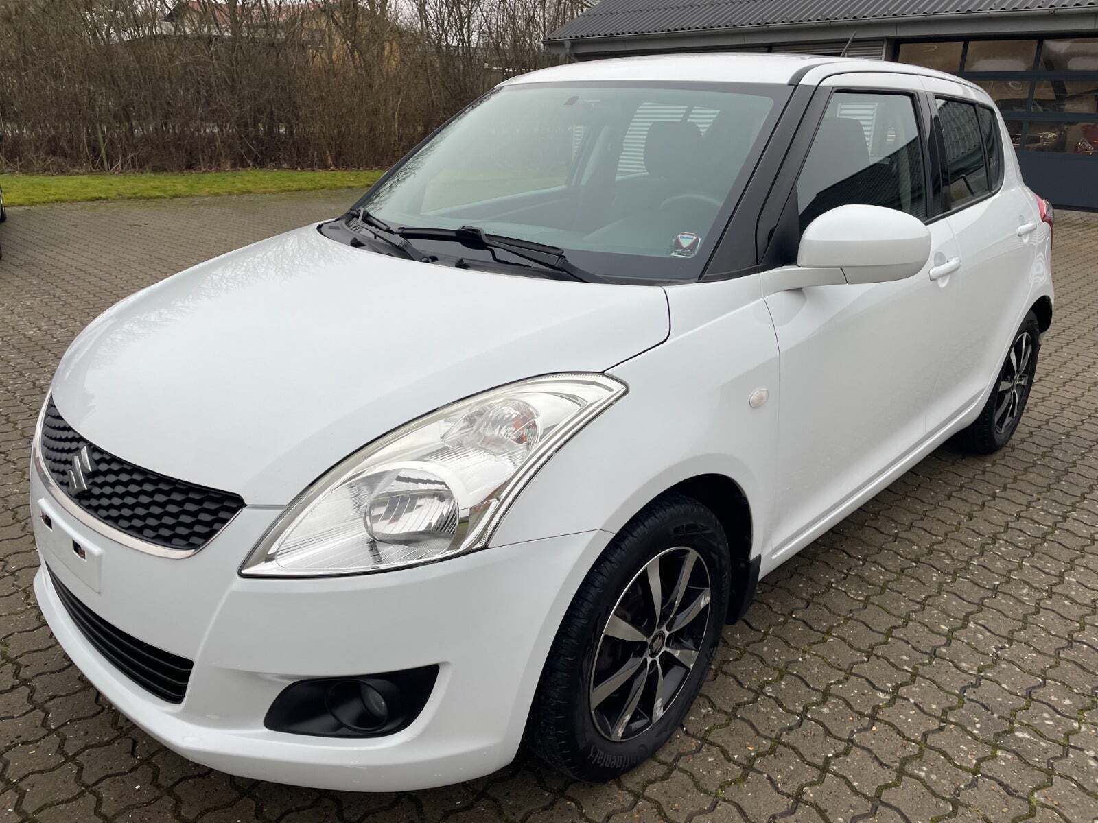 Hvid Suzuki Swift fra 2012