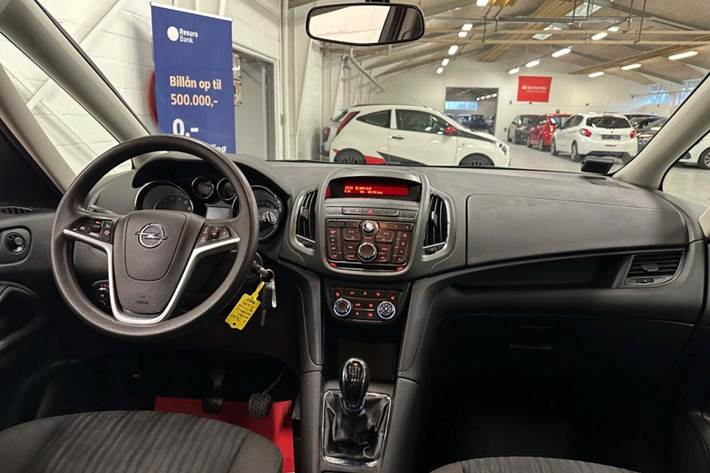 Grå Opel Zafira Tourer fra 2015