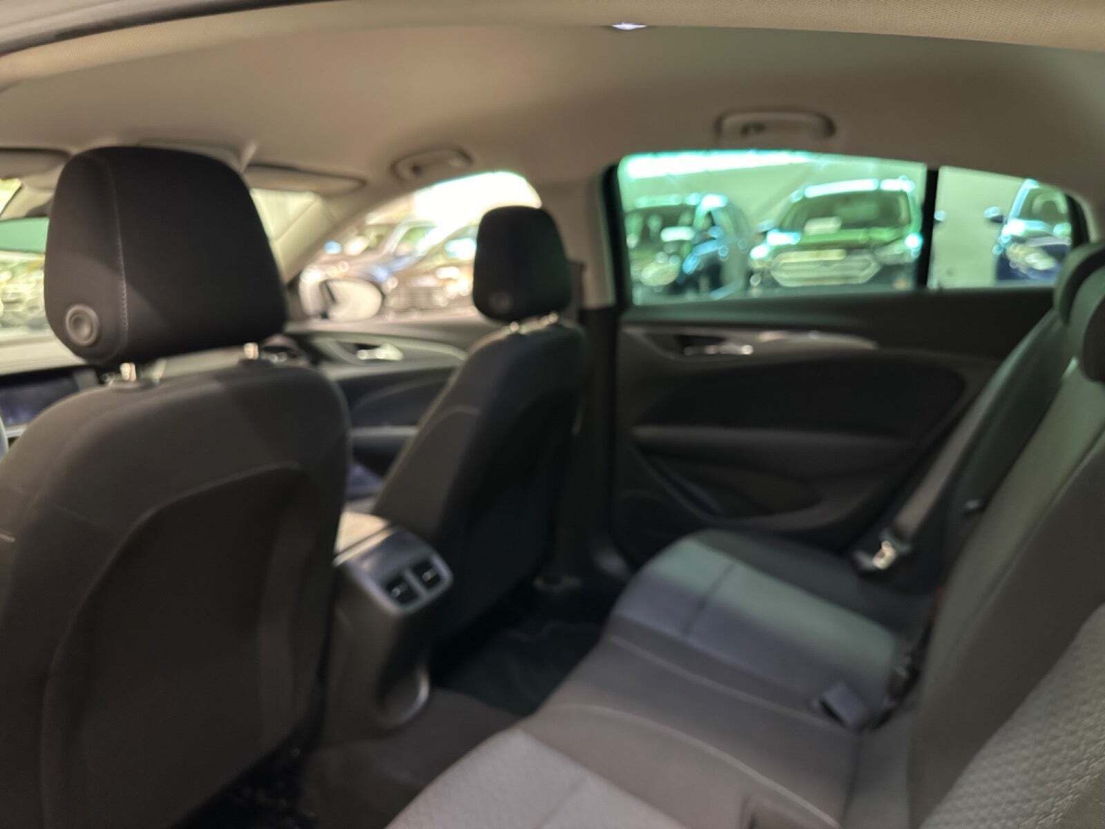 Sølv Opel Insignia fra 2020
