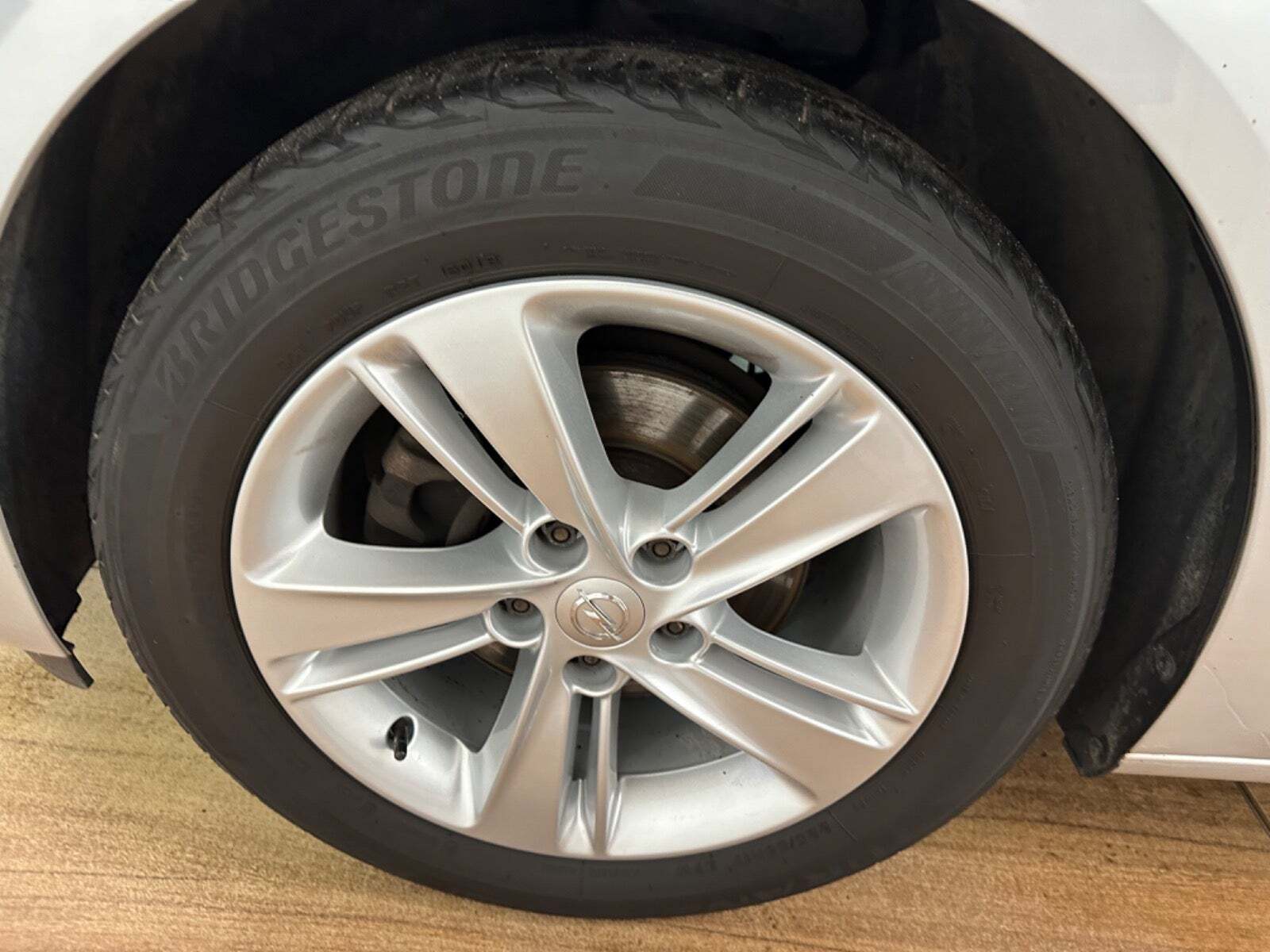 Sølv Opel Insignia fra 2020