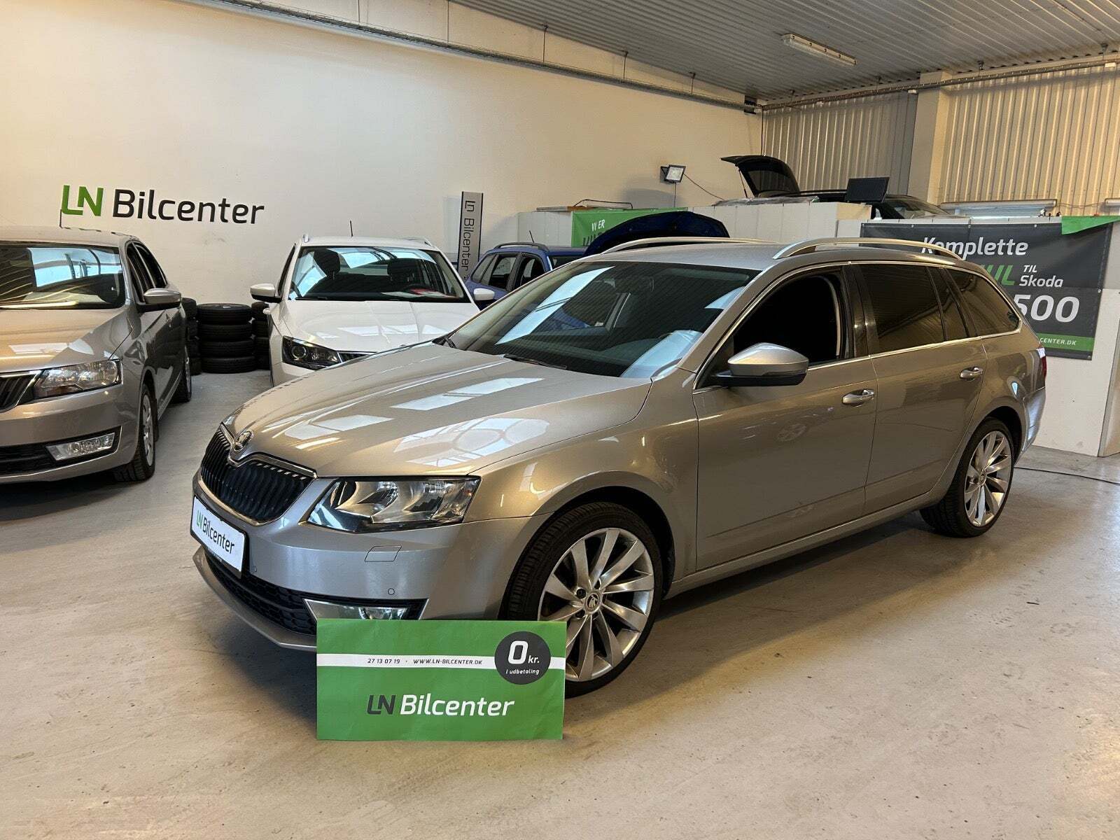 Beige Skoda Octavia fra 2015