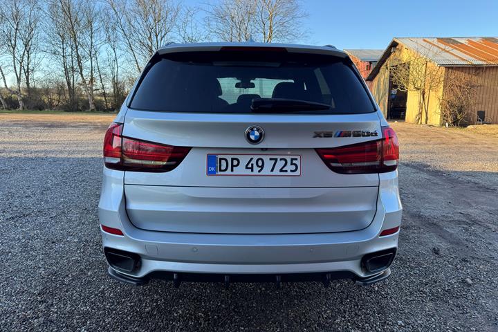 Sølv BMW X5 fra 2017