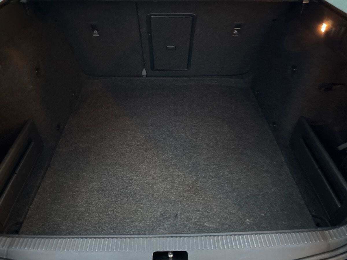 Sort Skoda Octavia fra 2018