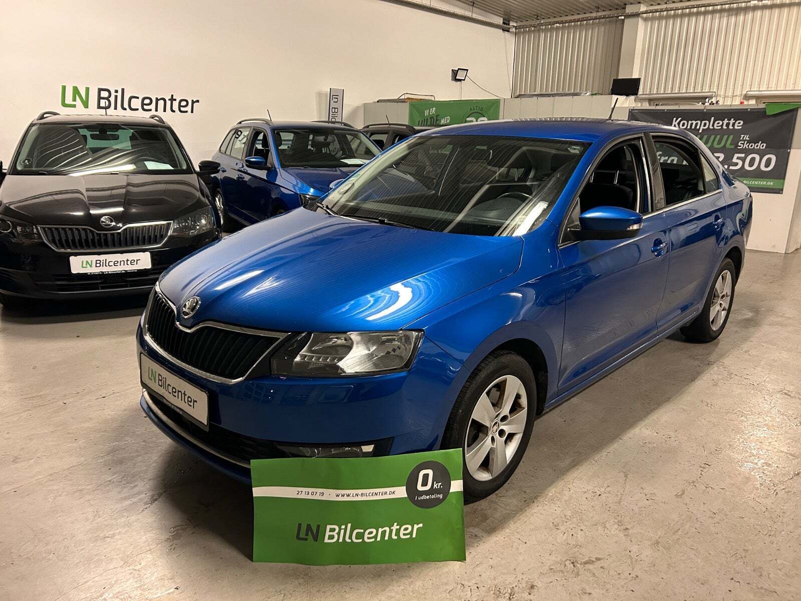 Blå Skoda Rapid fra 2018 set udefra