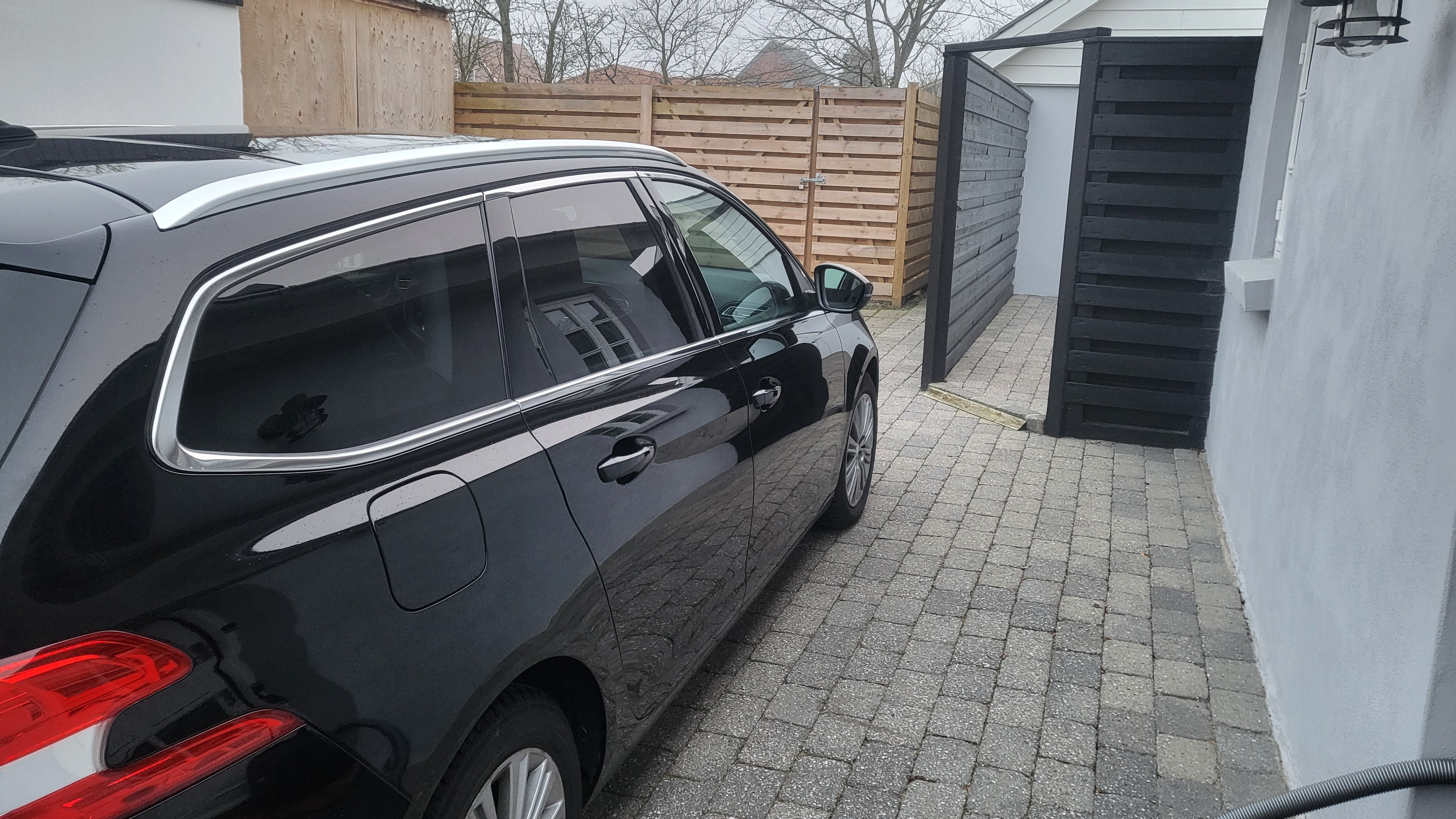 Sort Peugeot 308 fra 2019
