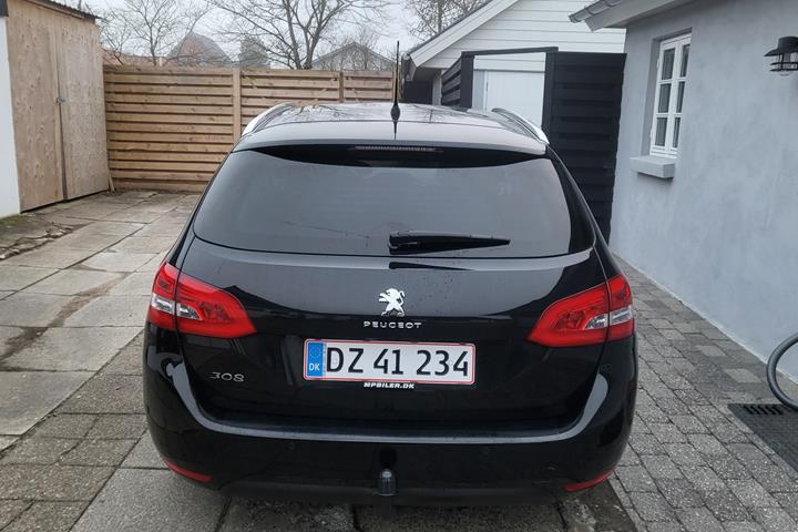 Sort Peugeot 308 fra 2019