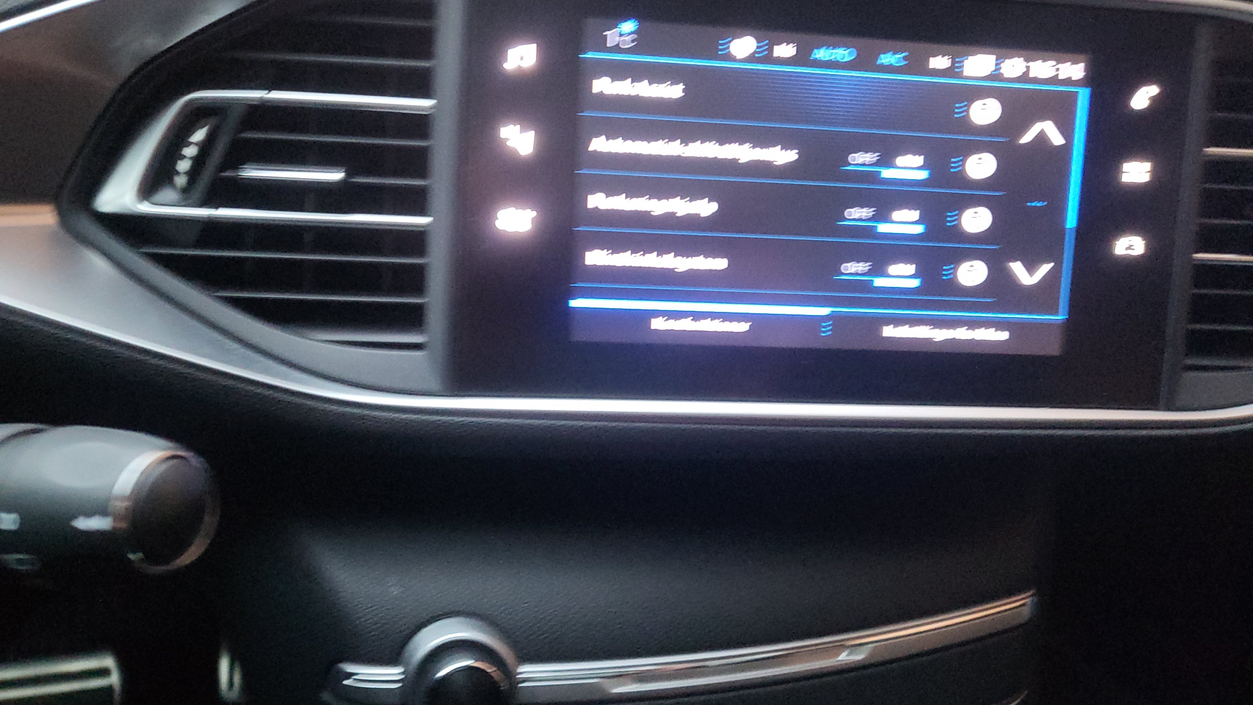 Sort Peugeot 308 fra 2019