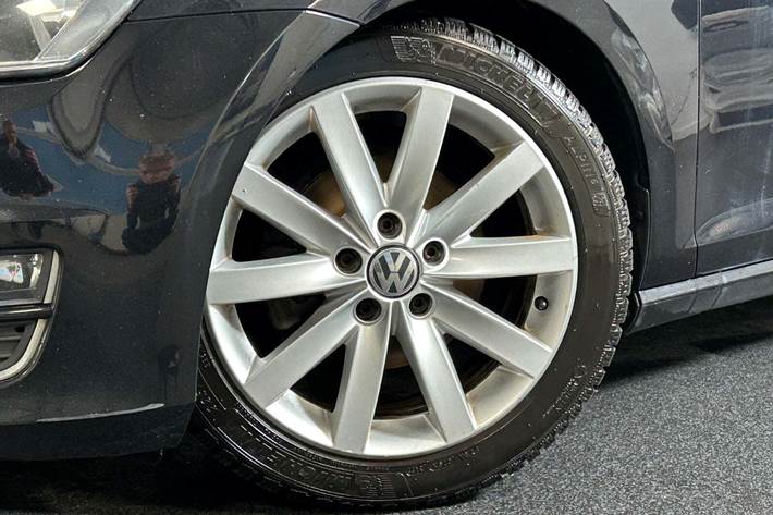 Sort VW Golf VII fra 2014