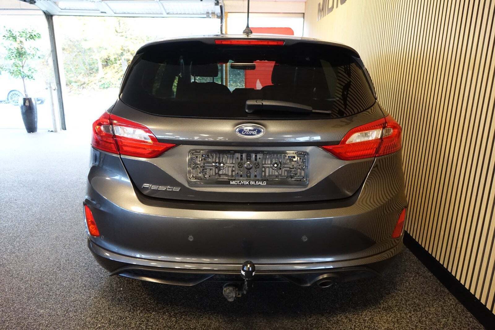 Grå Ford Fiesta fra 2019