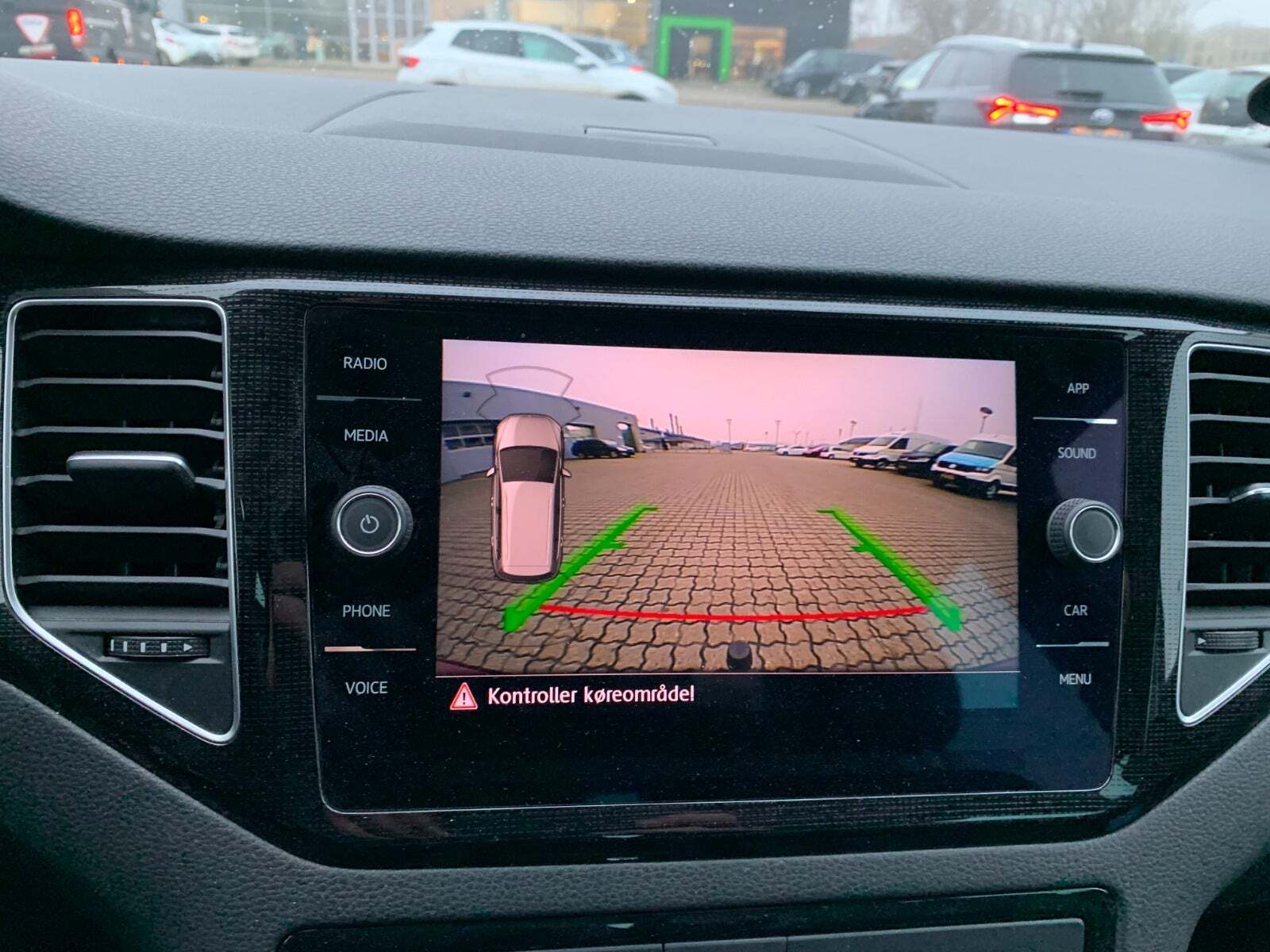 Rød VW Golf Sportsvan fra 2020