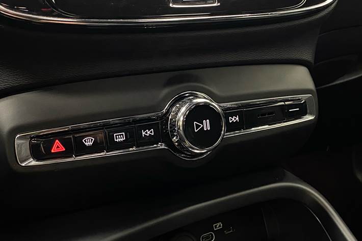 Grå Volvo C40 fra 2022