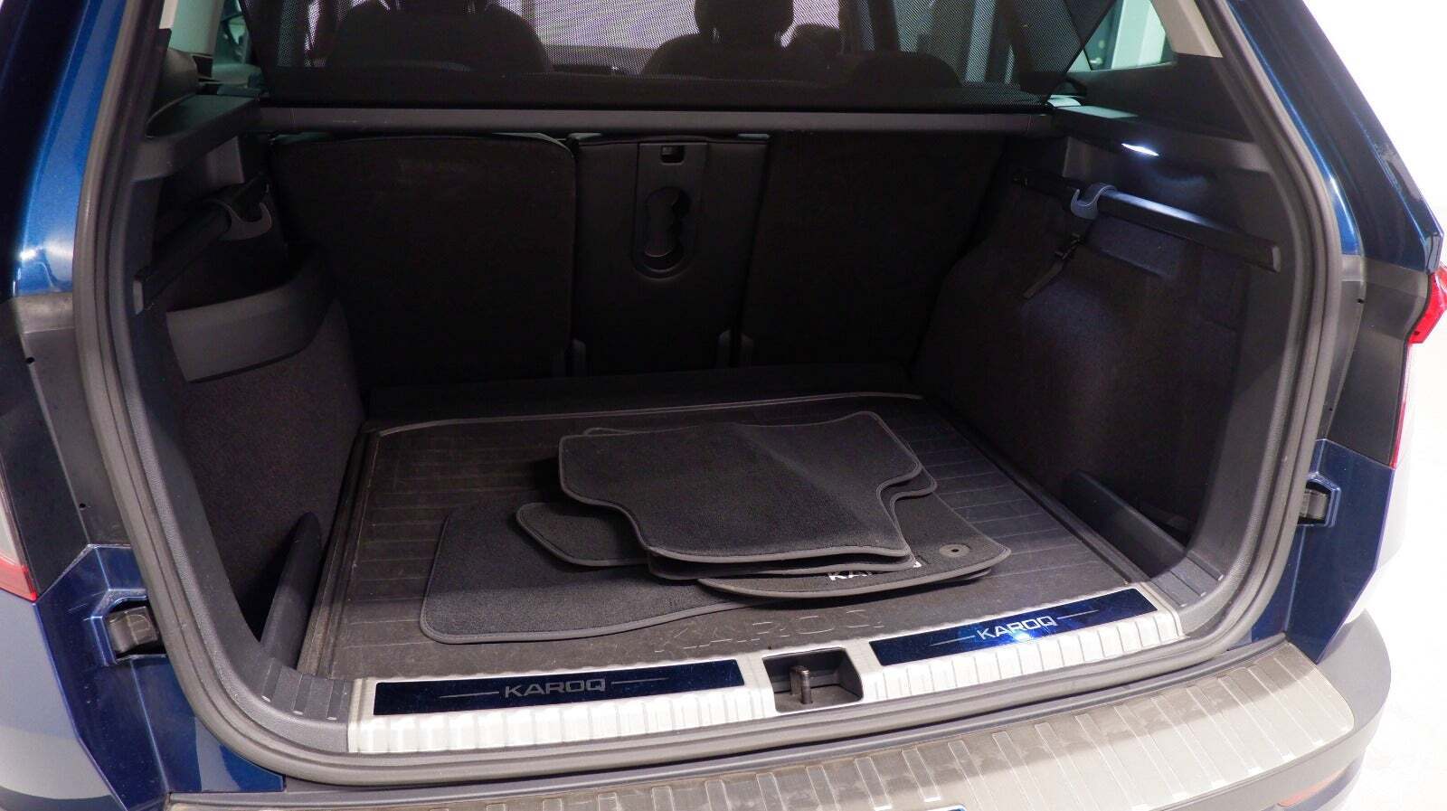 Blå Skoda Karoq fra 2021