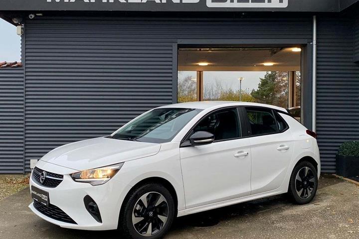 Hvid Opel Corsa-e fra 2021 set udefra