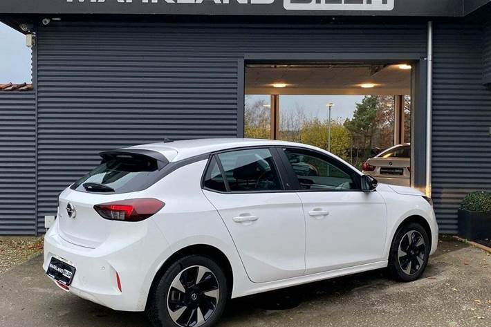 Hvid Opel Corsa-e fra 2021