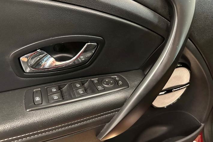 Rød Renault Megane III fra 2014