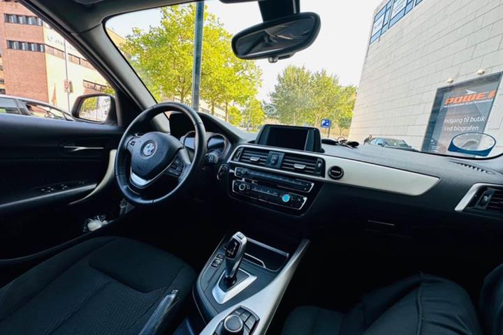Hvid BMW 1-Serie fra 2018