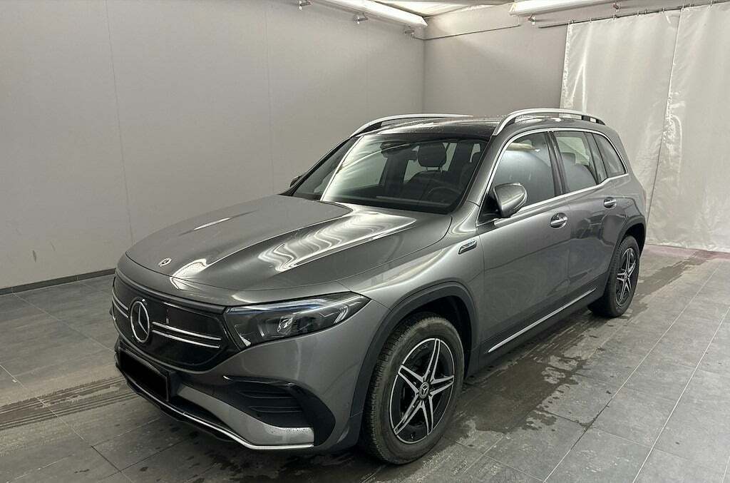 Grå Mercedes EQB300 fra 2022