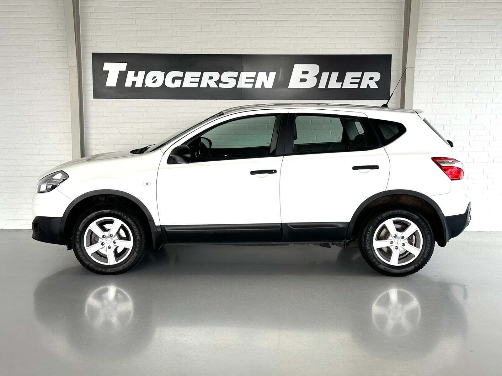 Hvid Nissan Qashqai fra 2013