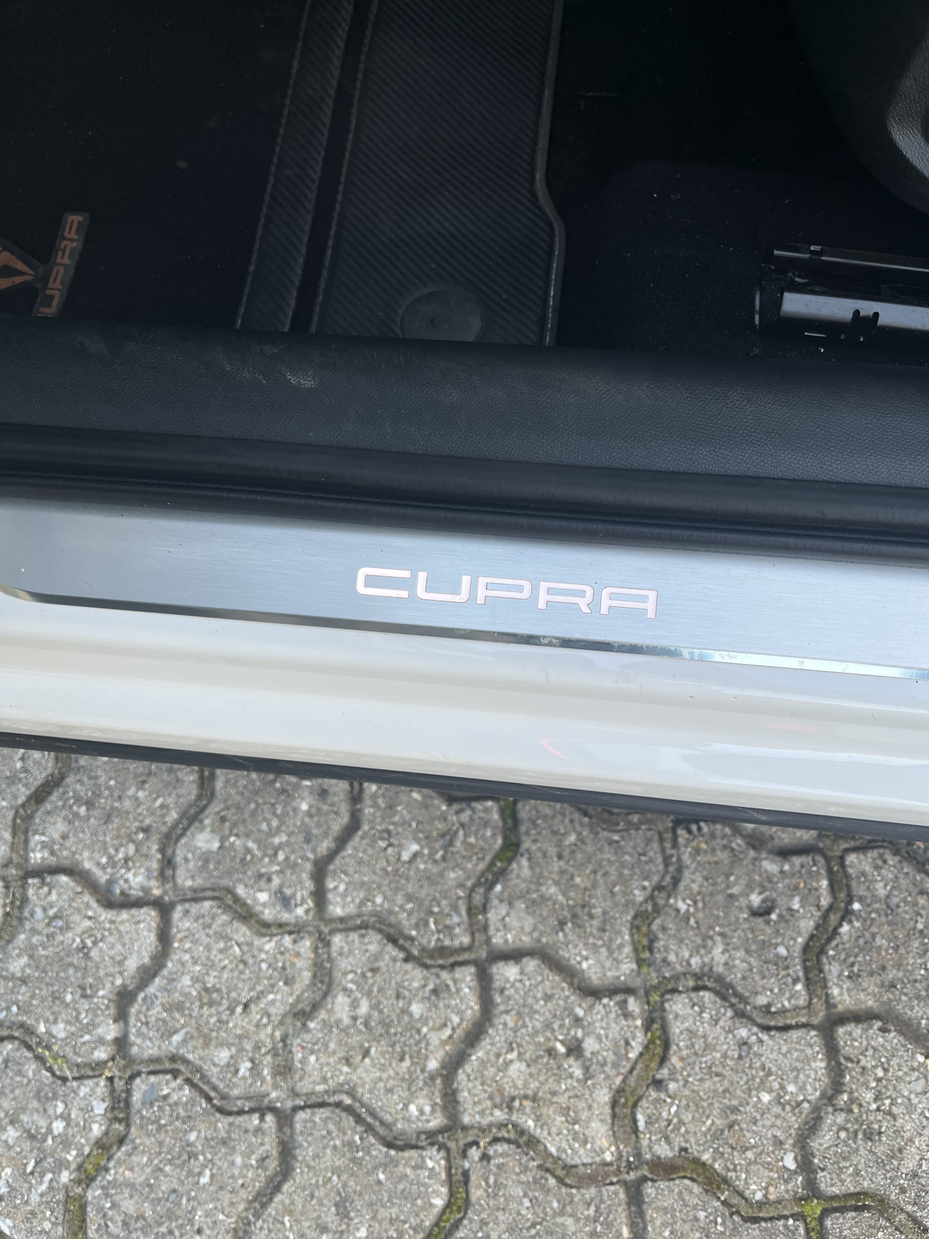 Hvid Seat CUPRA Born High EL 204 HK AUT fra 2021