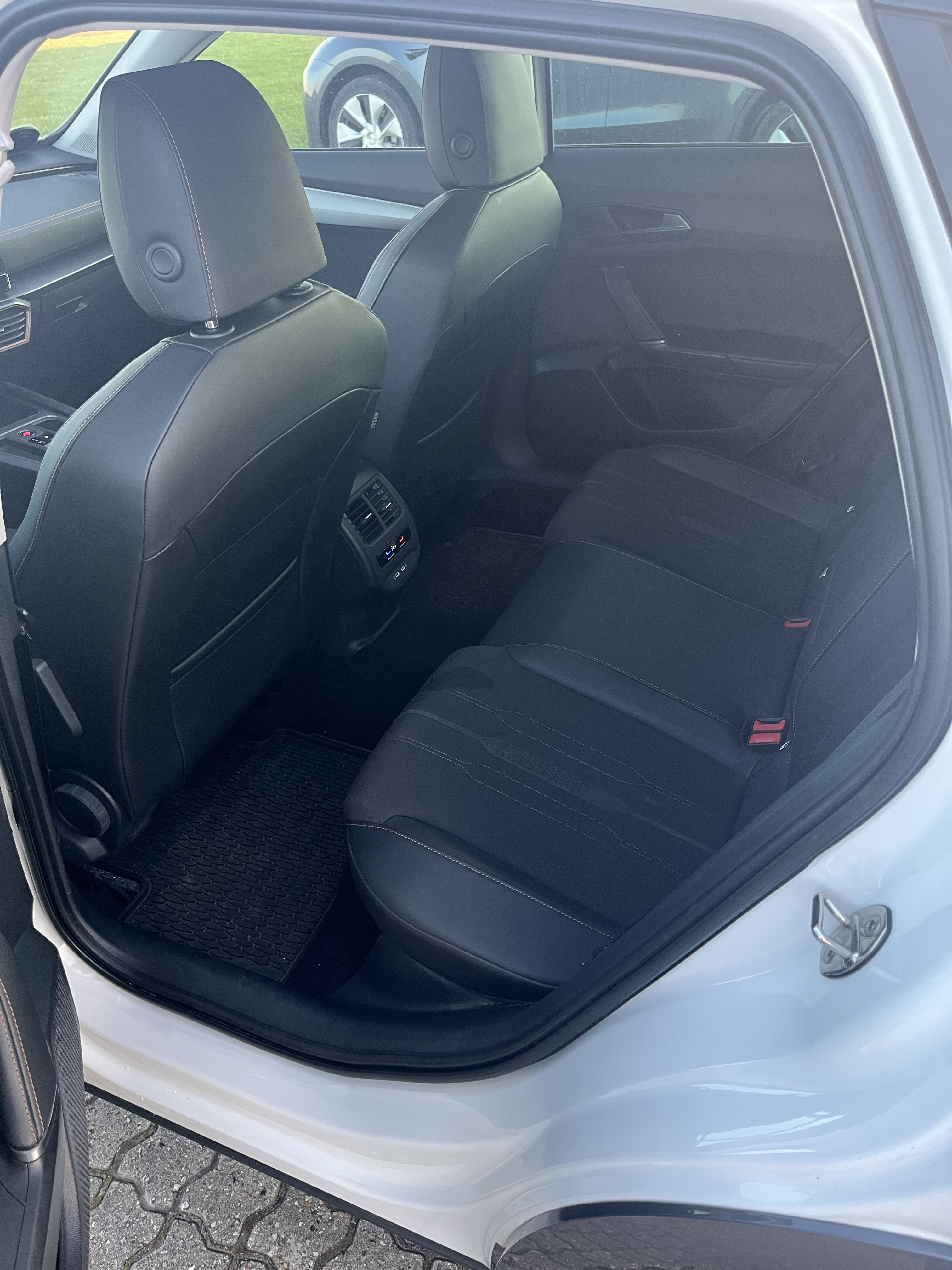 Hvid Seat CUPRA Born High EL 204 HK AUT fra 2021