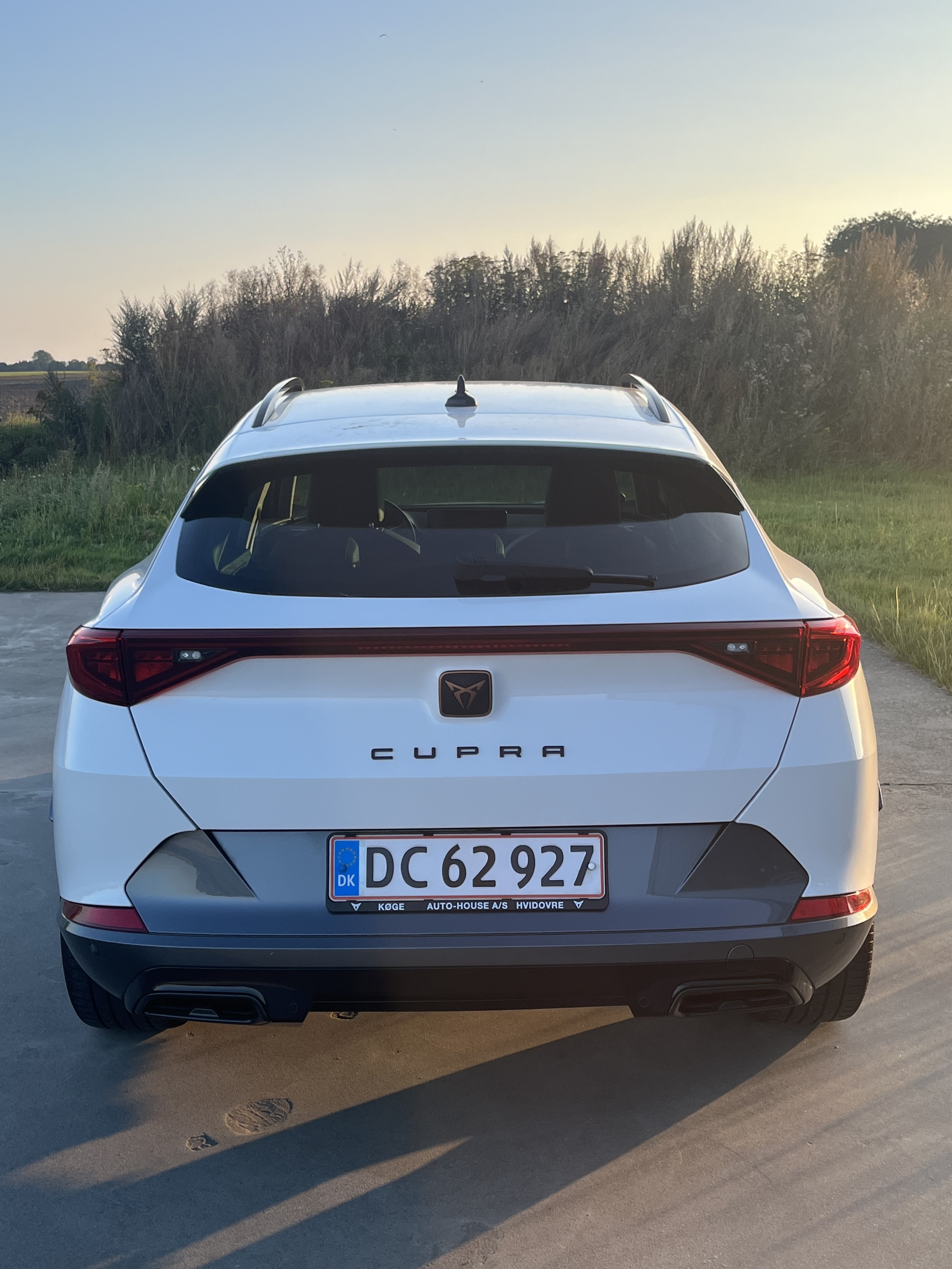 Hvid Seat CUPRA Born High EL 204 HK AUT fra 2021