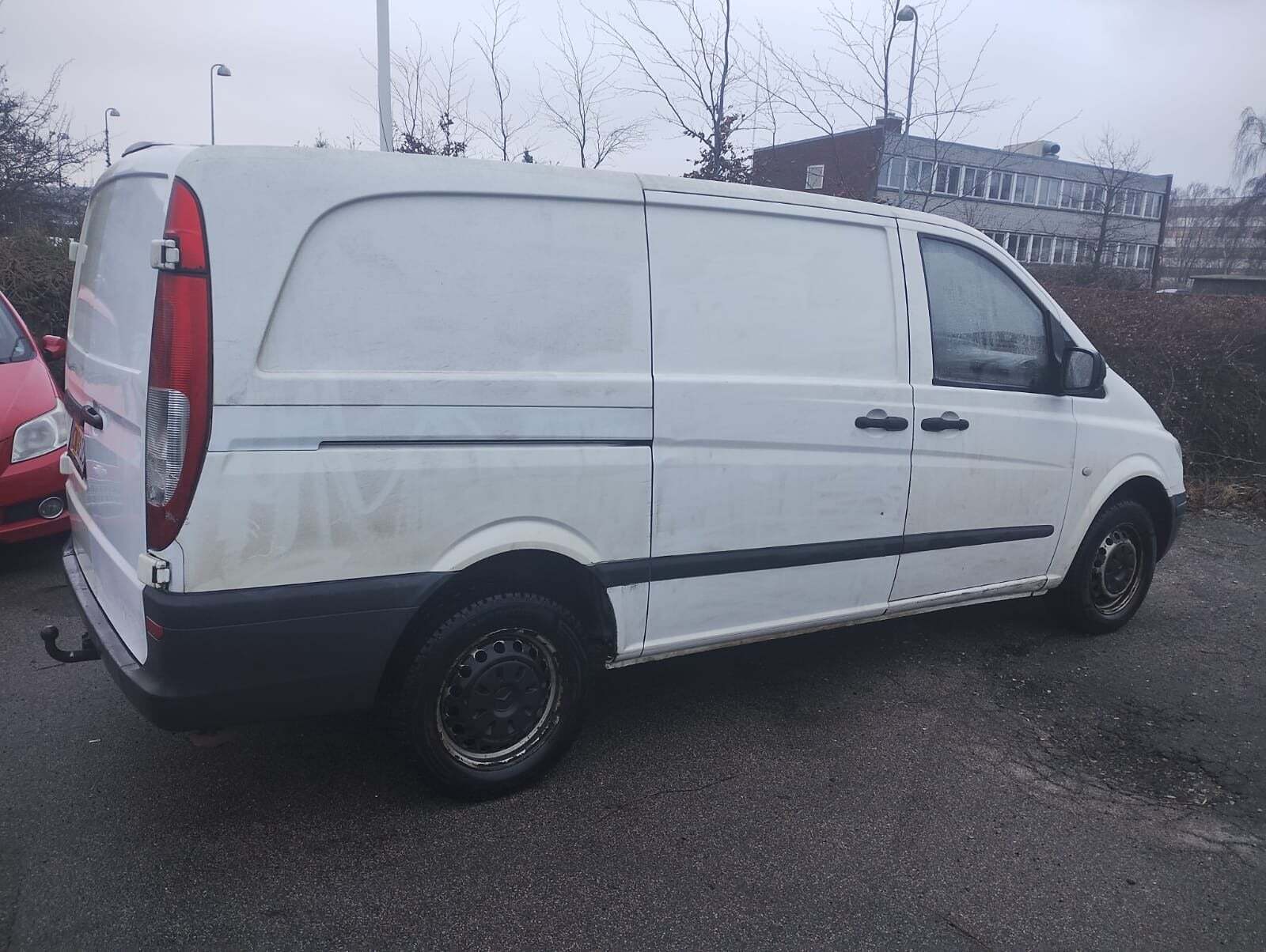 undefined Mercedes Vito 109 fra 2010 set udefra