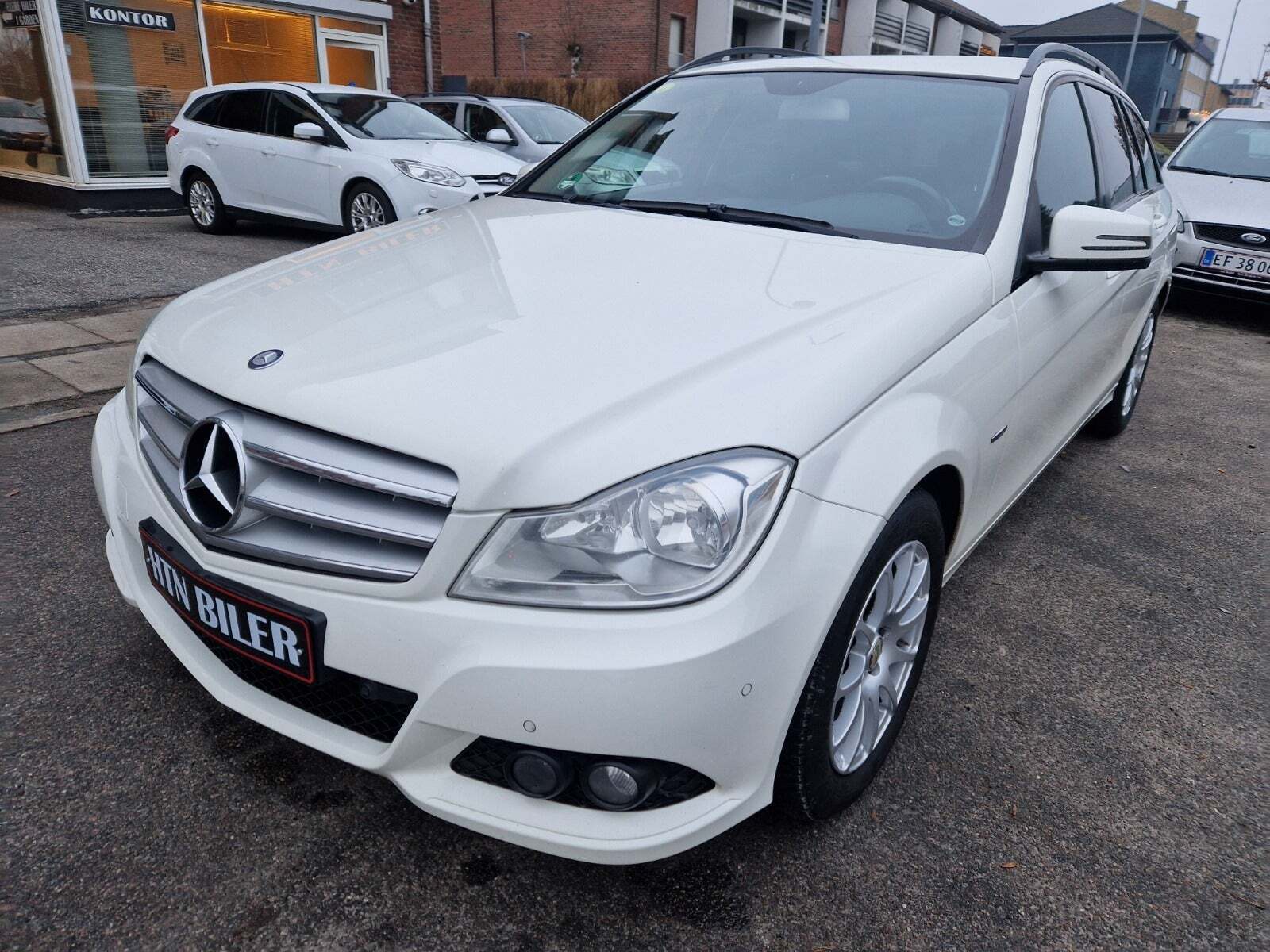 Hvid Mercedes C180 fra 2012
