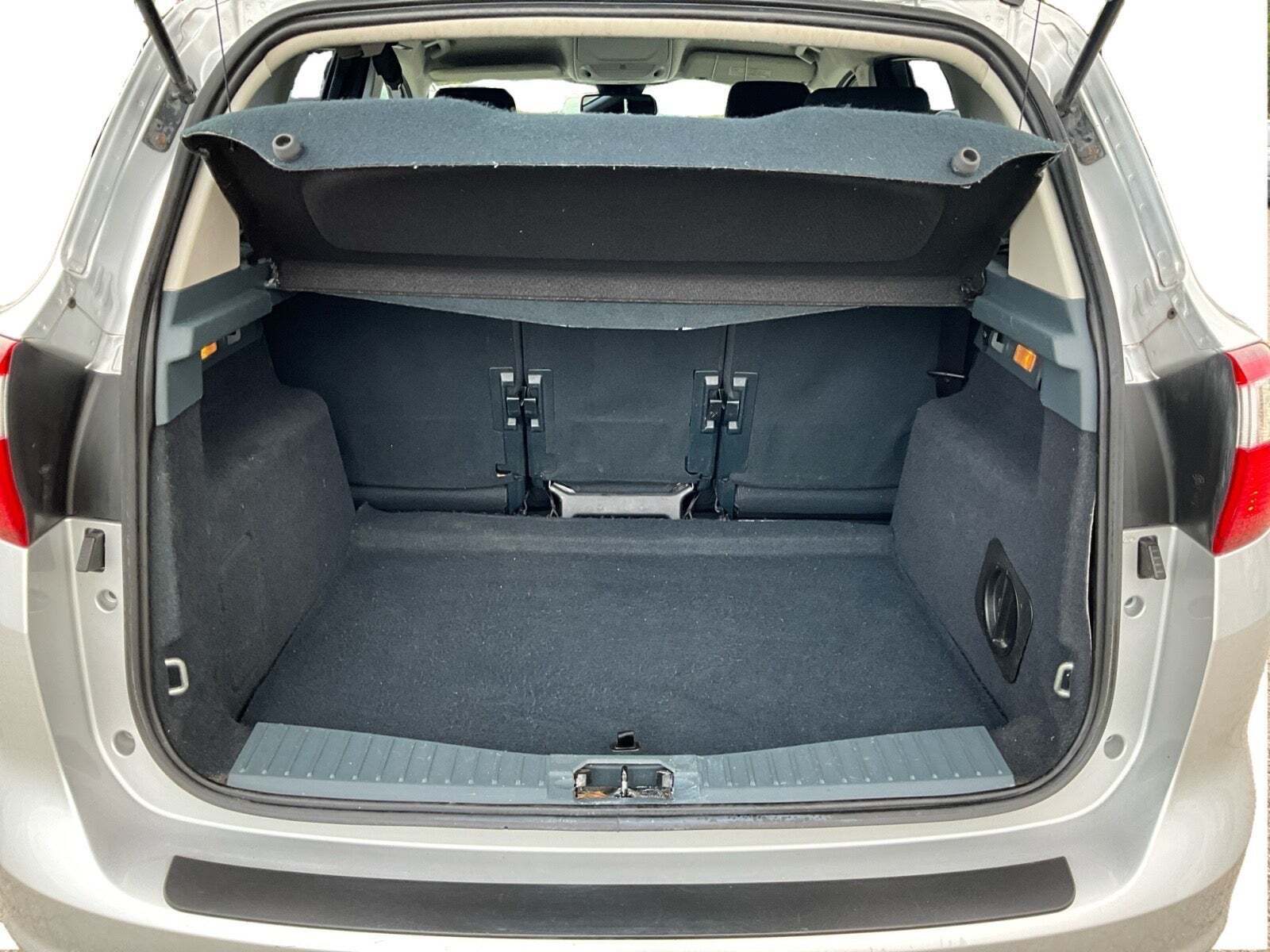 Sølv Ford C-MAX fra 2013