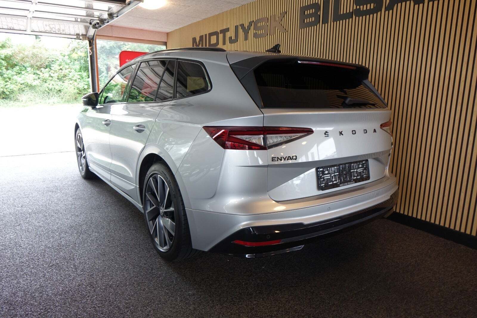 Sølv Skoda Enyaq fra 2021