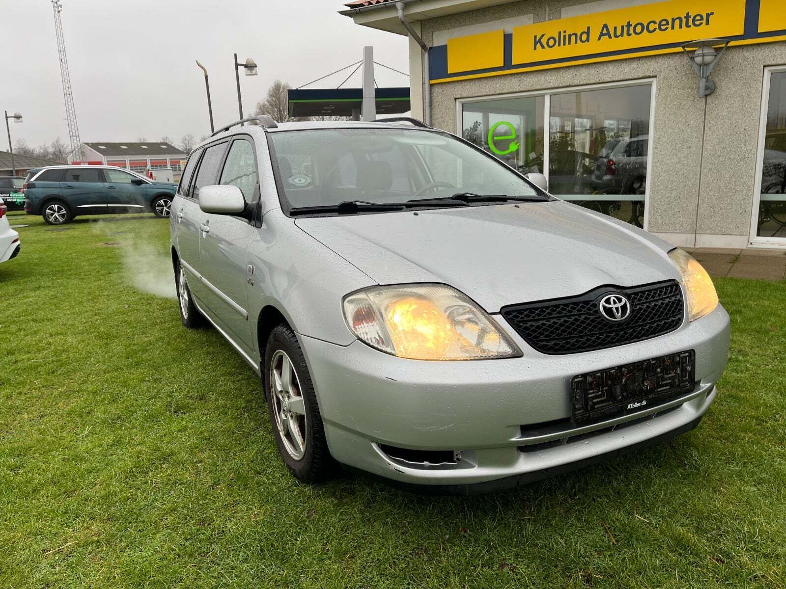 Sølv Toyota Corolla fra 2003