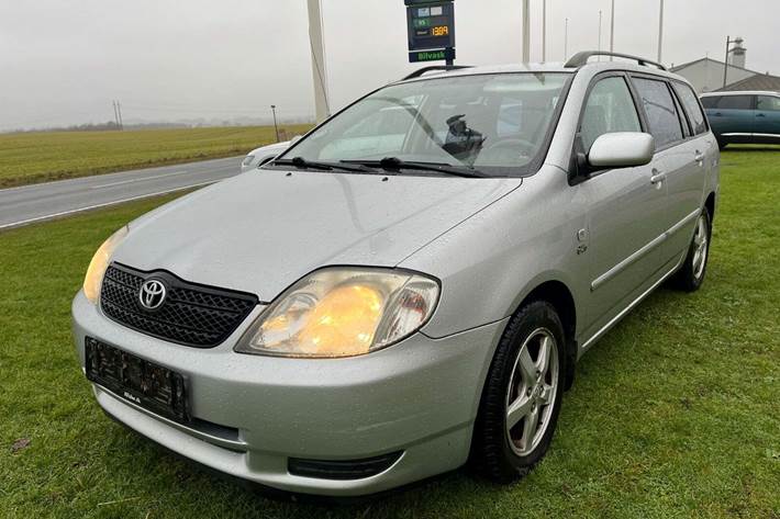 Sølv Toyota Corolla fra 2003