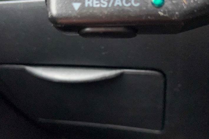 Sølv Toyota Corolla fra 2003