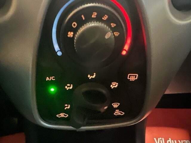 Hvid Toyota Aygo fra 2014