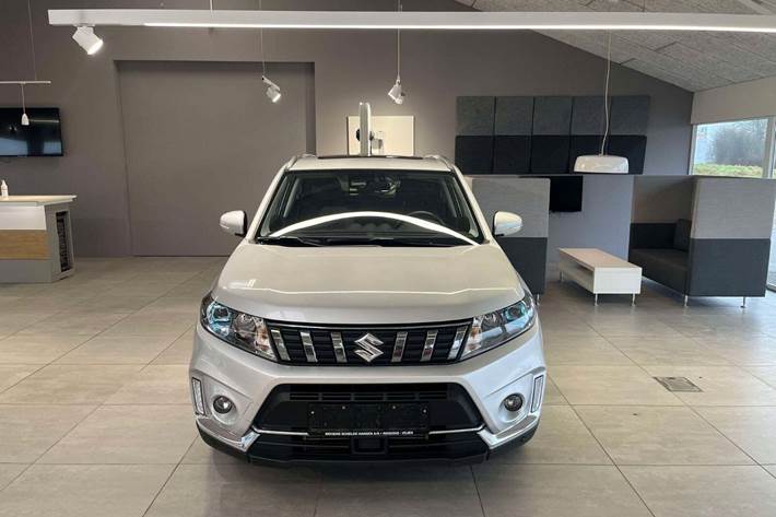 Sølv Suzuki Vitara fra 2019