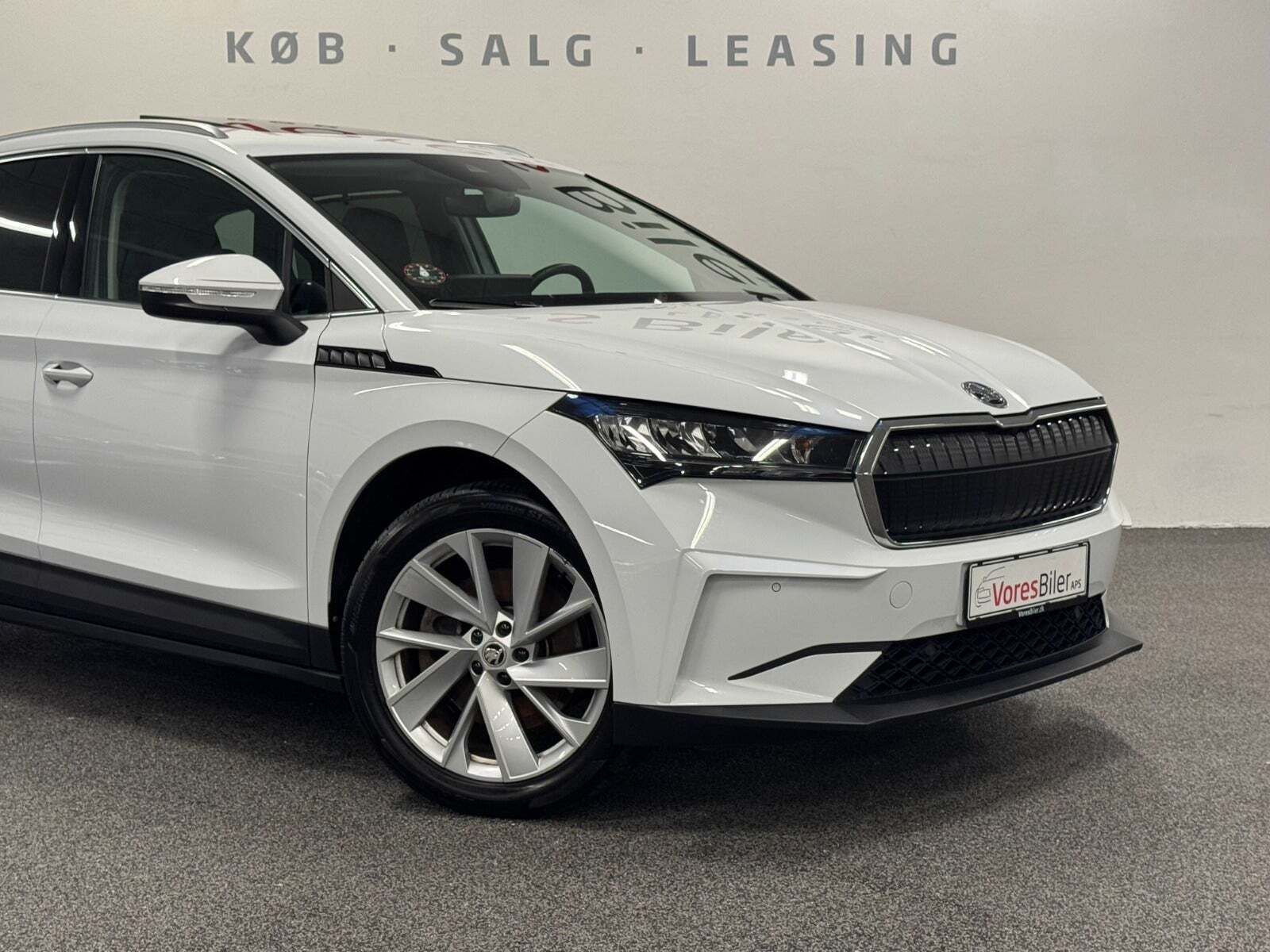 Hvid Skoda Enyaq fra 2022