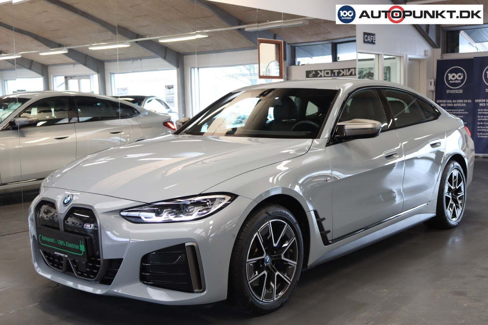 Grå BMW i4 fra 2024