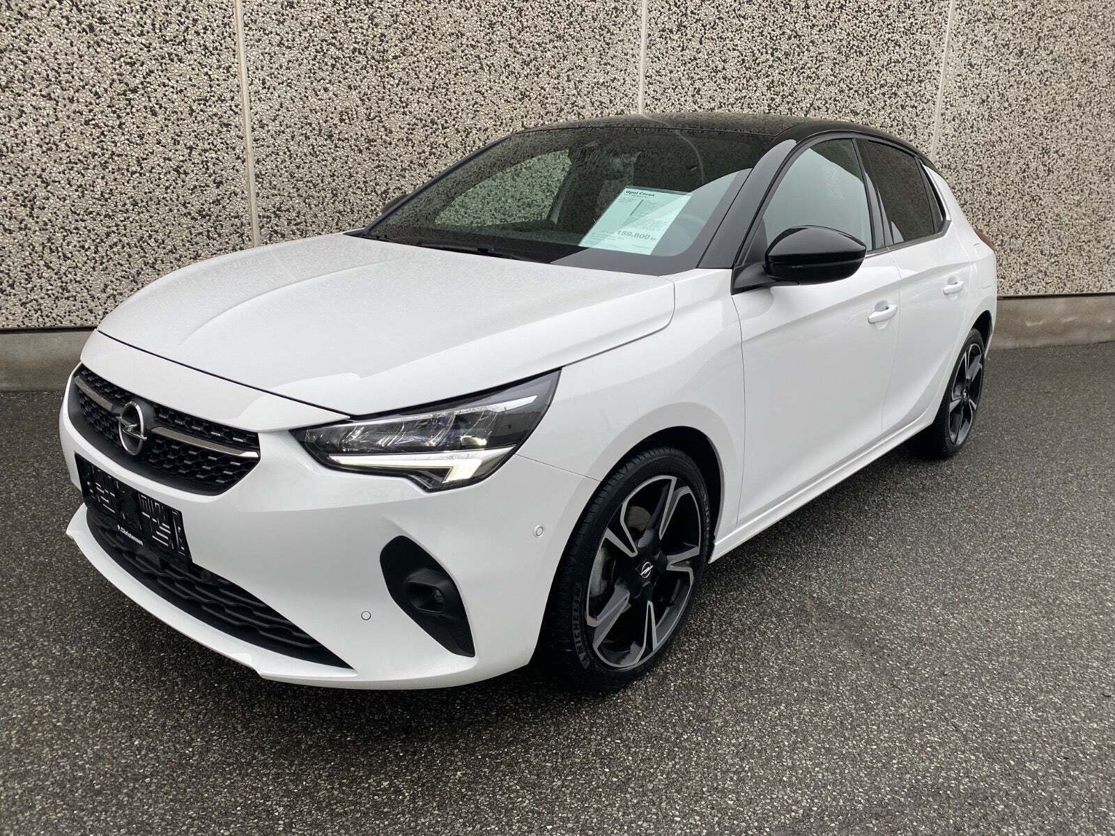 Hvid Opel Corsa fra 2023