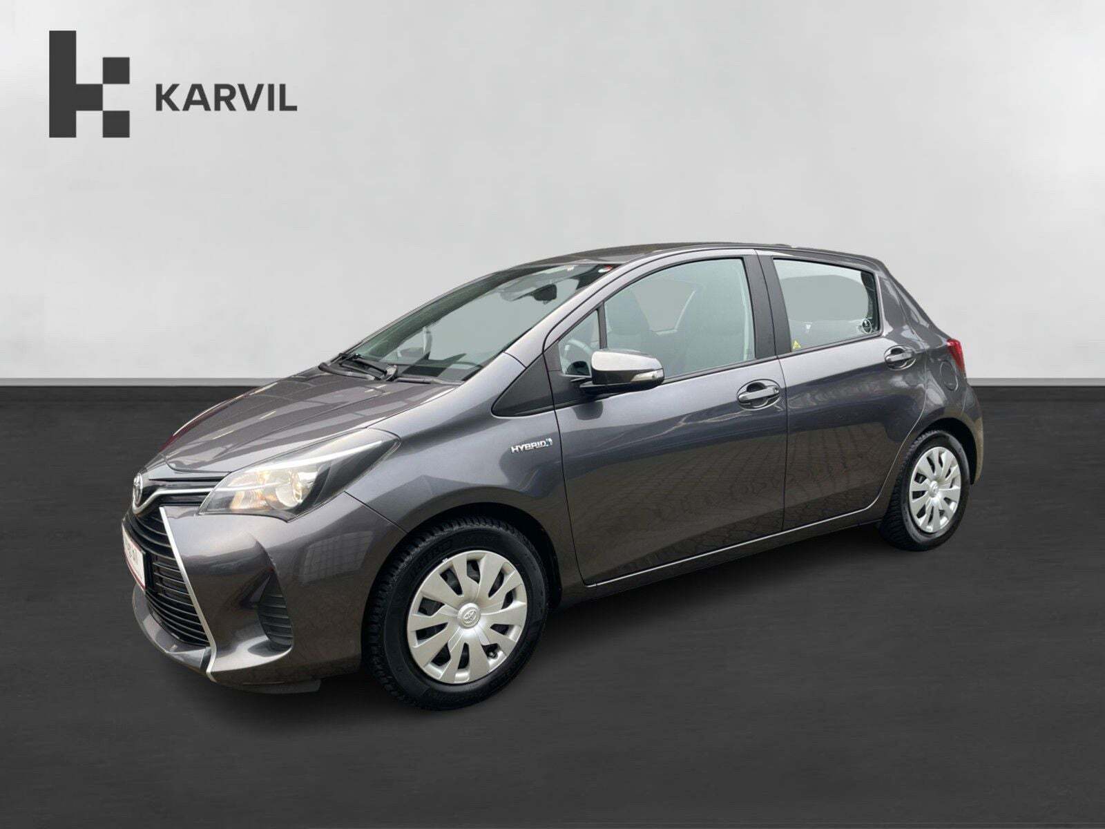 Grå Toyota Yaris fra 2015