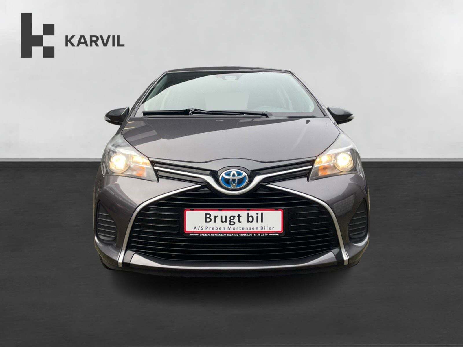 Grå Toyota Yaris fra 2015