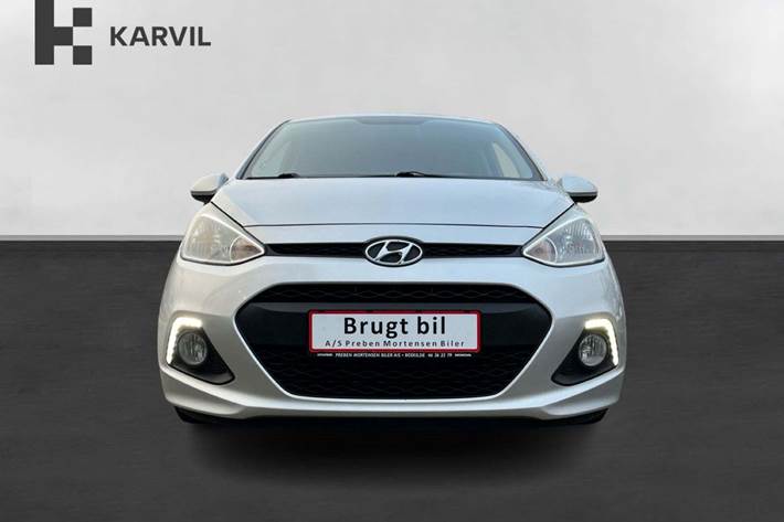 Sølv Hyundai i10 fra 2016